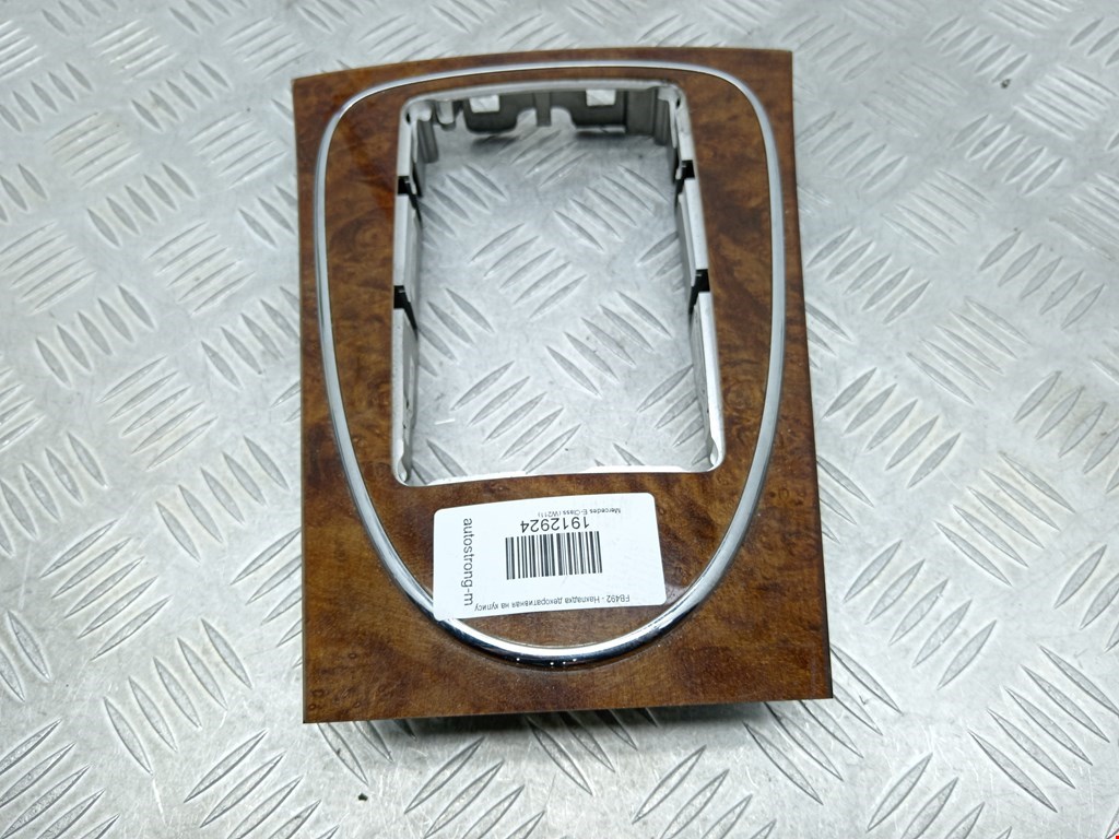 Накладка декоративная на кулису (рамка рычага КПП)