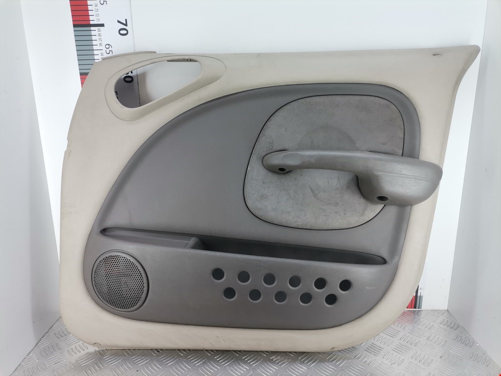 Обшивка двери передняя правая CHRYSLER PT Cruser 2000-2010