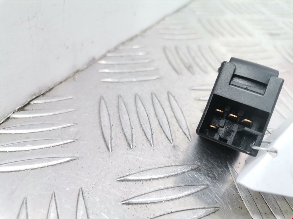 Кнопка стеклоподъемника VOLKSWAGEN Passat B5 1997-2005