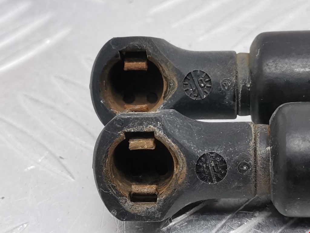 Амортизатор крышки (двери) багажника PEUGEOT 607 2000-2010