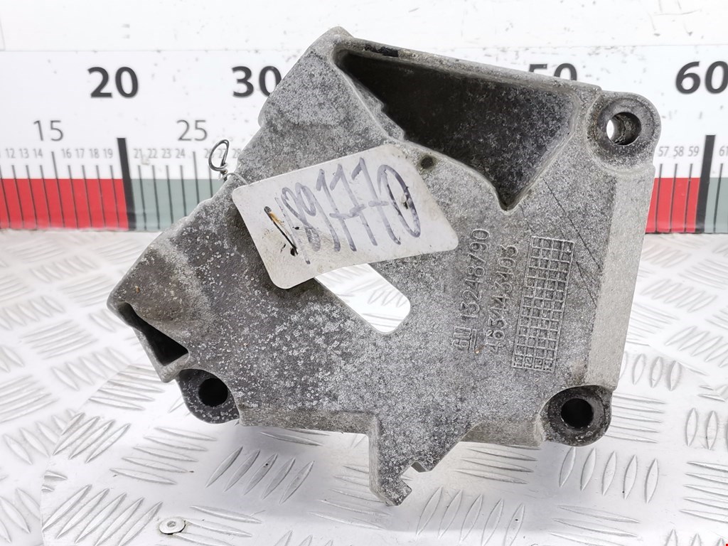 Кронштейн (крепление лапа) двигателя Opel Corsa D (2006-2014)