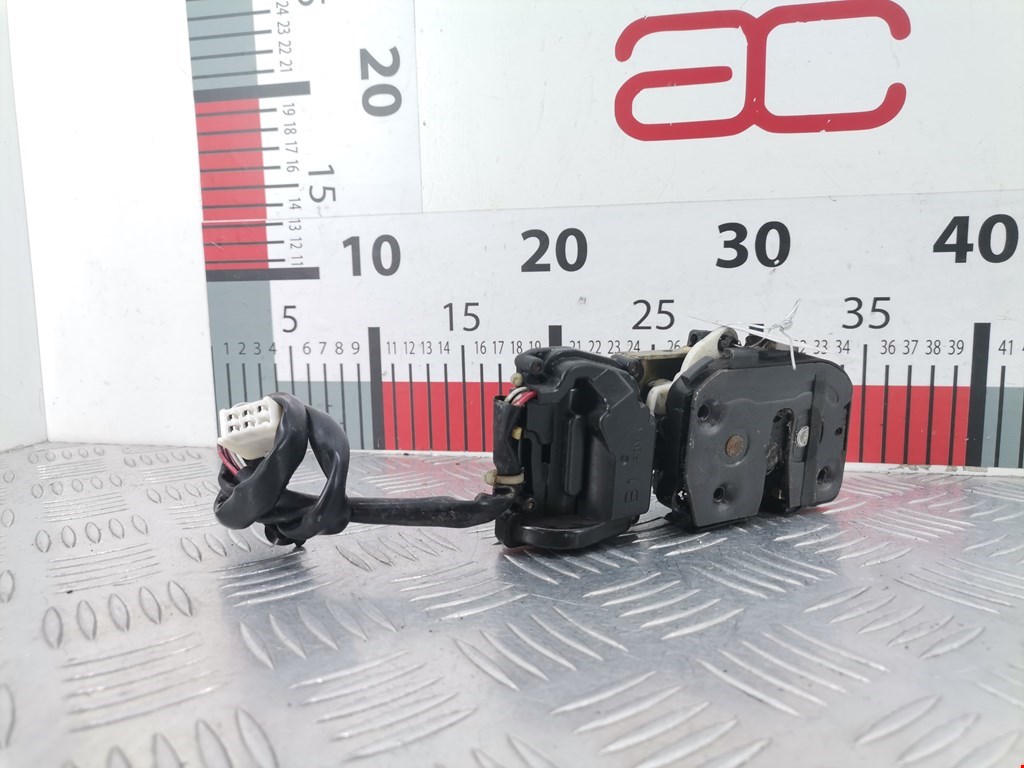 Замок двери передней левой MAZDA Premacy CP 1999-2004