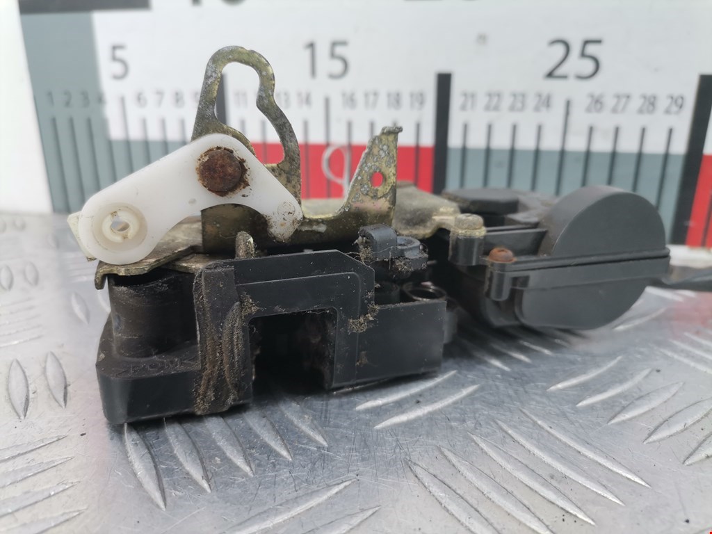 Замок двери передней левой MAZDA Premacy CP 1999-2004