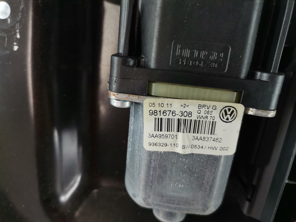 Стеклоподъемник передний правый VOLKSWAGEN Passat B7 2011-2015