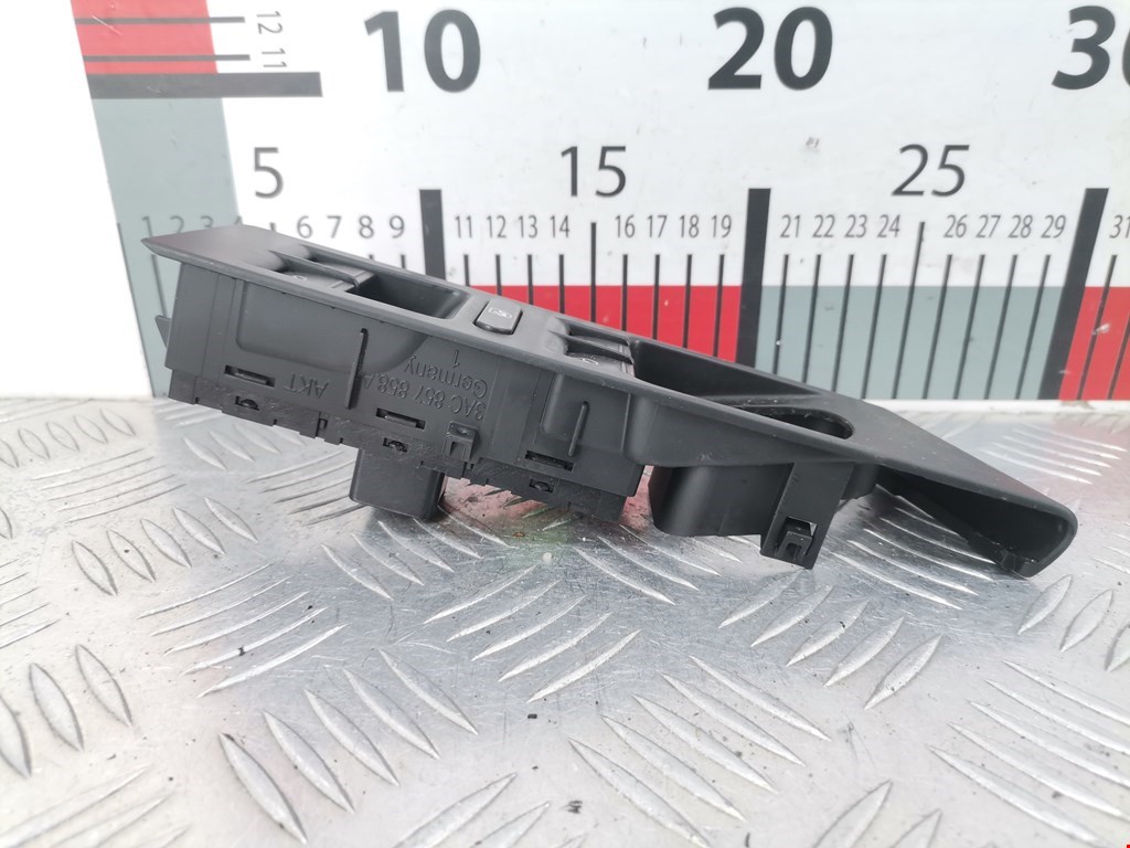 Блок управления стеклоподъемниками VOLKSWAGEN Passat B7 2011-2015