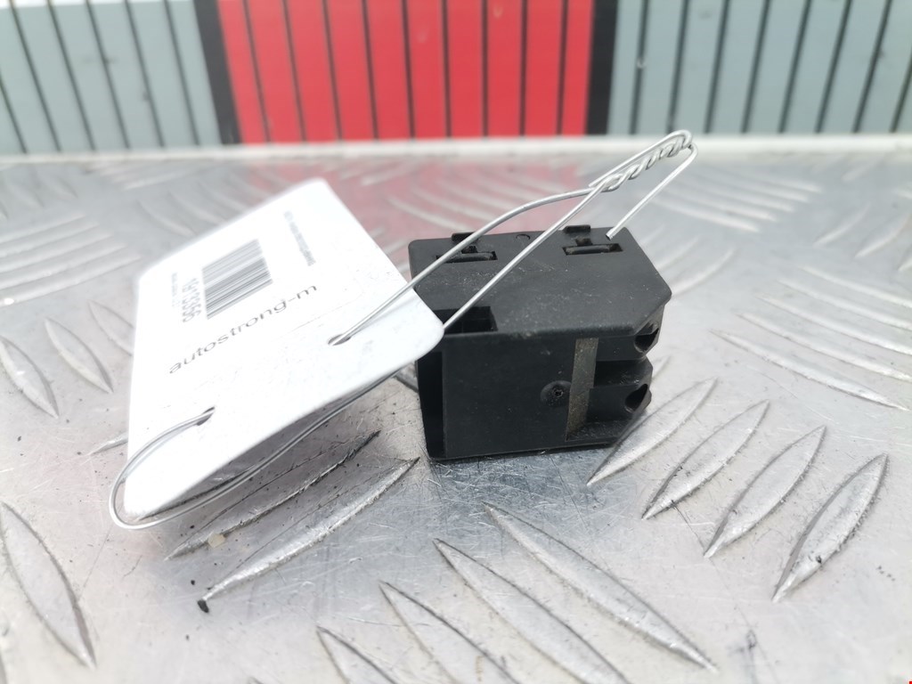 Кнопка стеклоподъемника SKODA Octavia A4 1U- 1997-2010