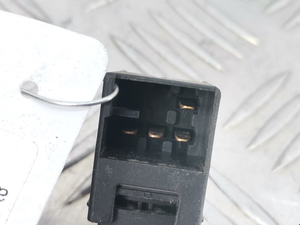 Кнопка стеклоподъемника SKODA Octavia A4 1U- 1997-2010