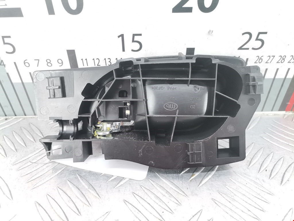 Ручка дверная передняя внутренняя правая PEUGEOT 308 2007-2015