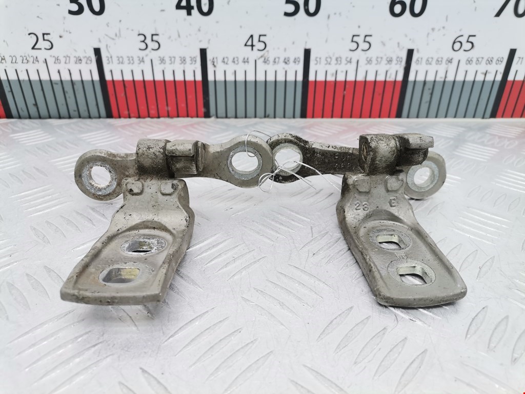 Петля двери передней правой Opel Vectra C (2002-2008)