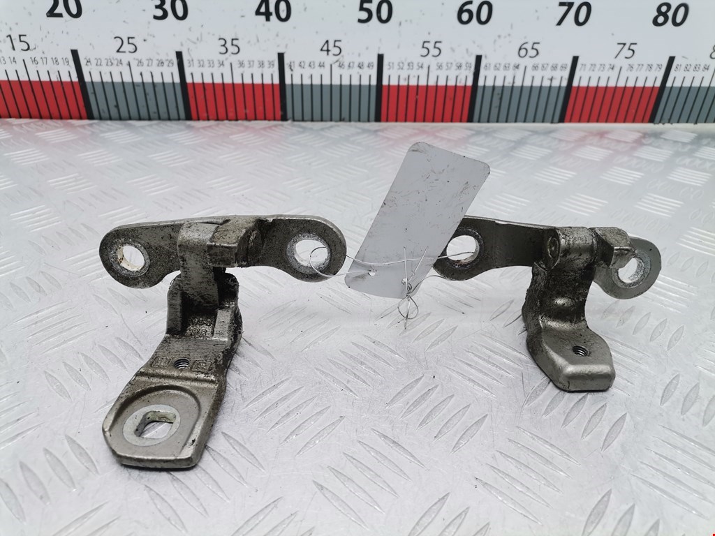 Петля двери задней правой Opel Vectra C (2002-2008)