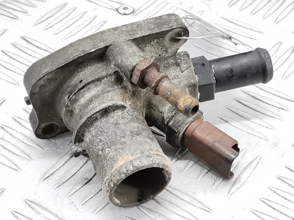 Корпус термостата FIAT Grande Punto 2005-2009