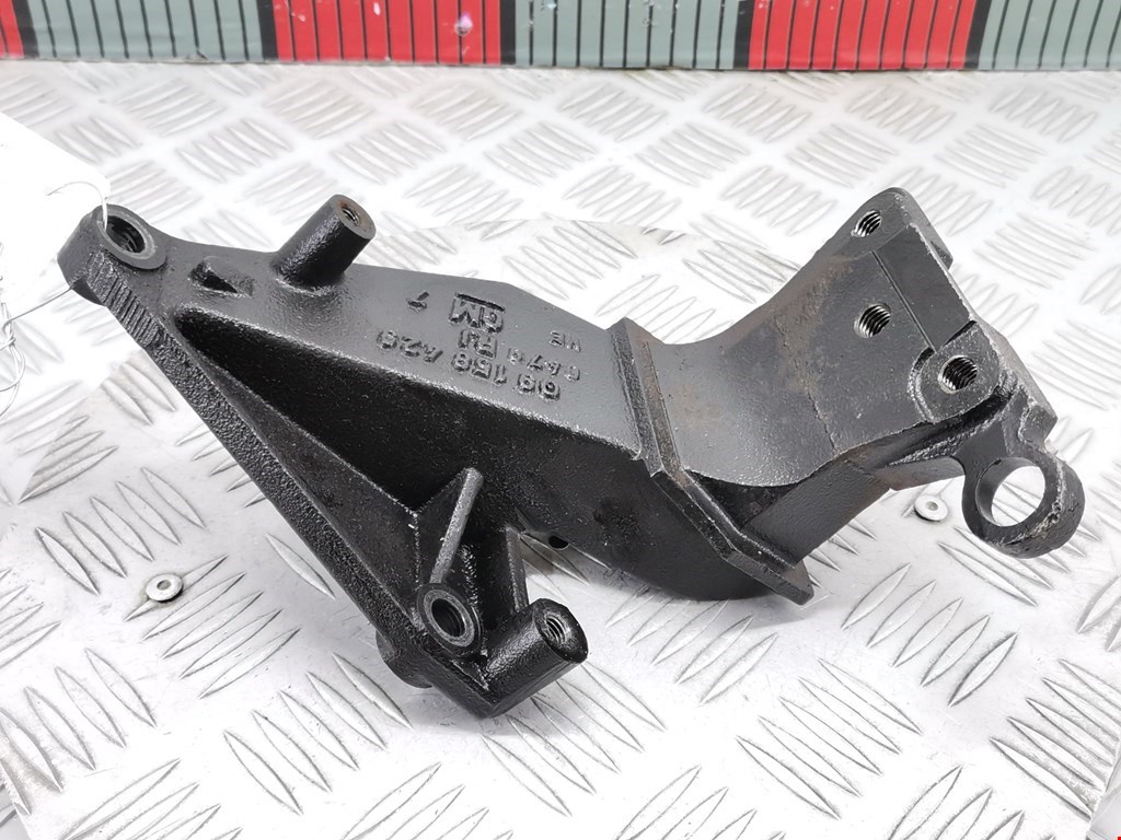 Кронштейн (крепление лапа) двигателя Opel Zafira A (1999-2006)