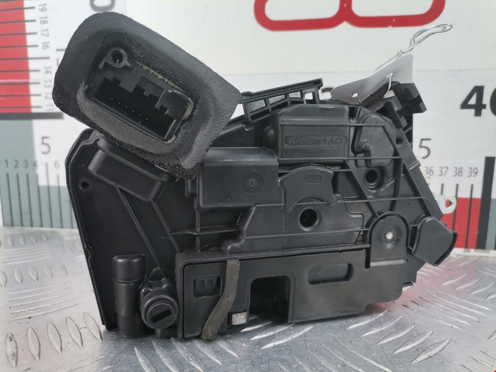 Замок двери задней левой SKODA Rapid 2012-2020