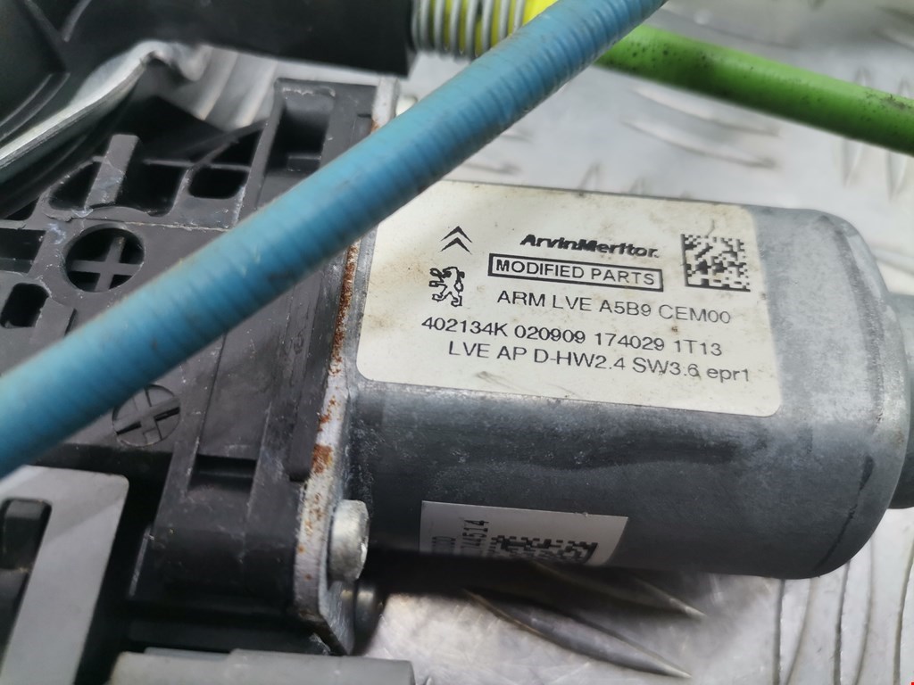 Стеклоподъемник передний правый CITROEN C3 Picasso 2009-2017