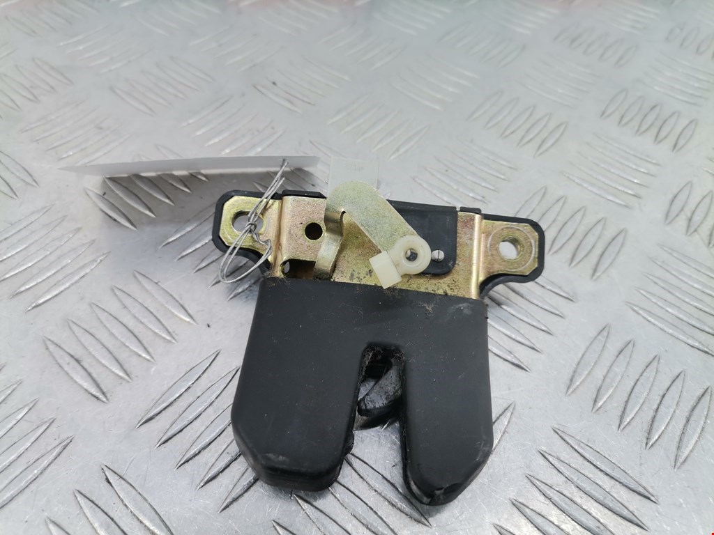 Замок багажника (крышки двери) AUDI A4 B5 1995-2001