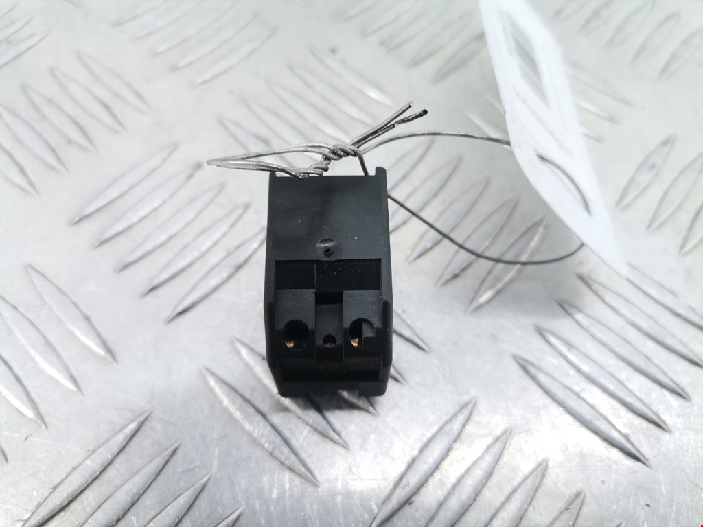 Кнопка стеклоподъемника SKODA Octavia A4 1U- 1997-2010