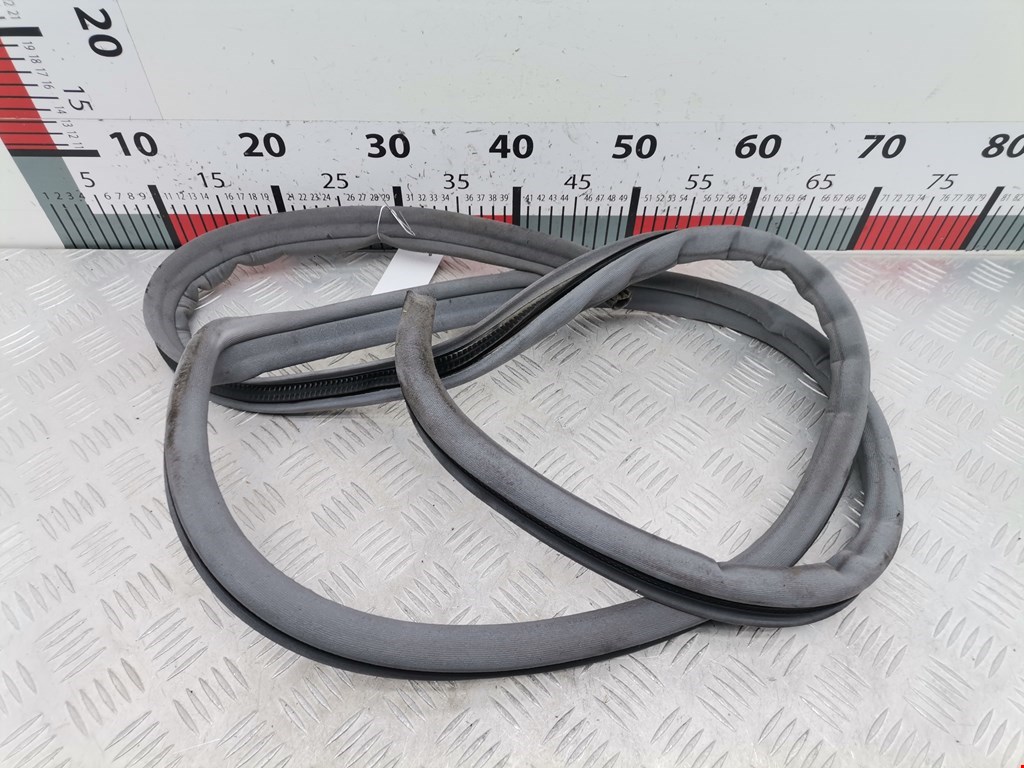 Уплотнитель двери MERCEDES-BENZ S-Class III W140 1991-1998