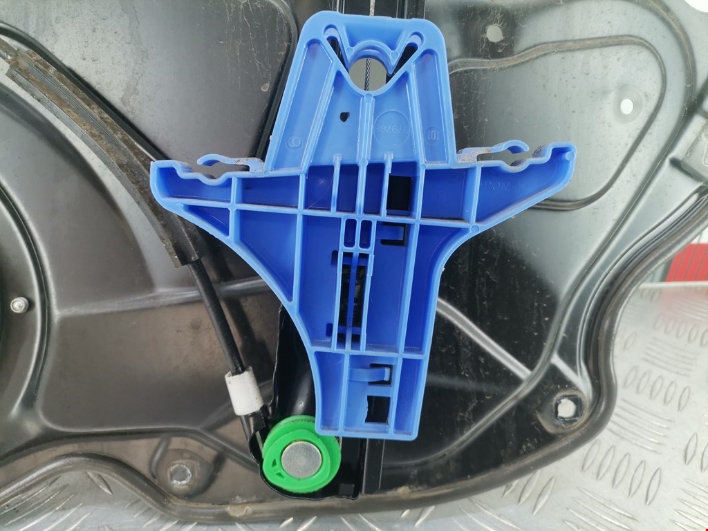 Стеклоподъемник задний левый VOLKSWAGEN Passat B6 2005-2011