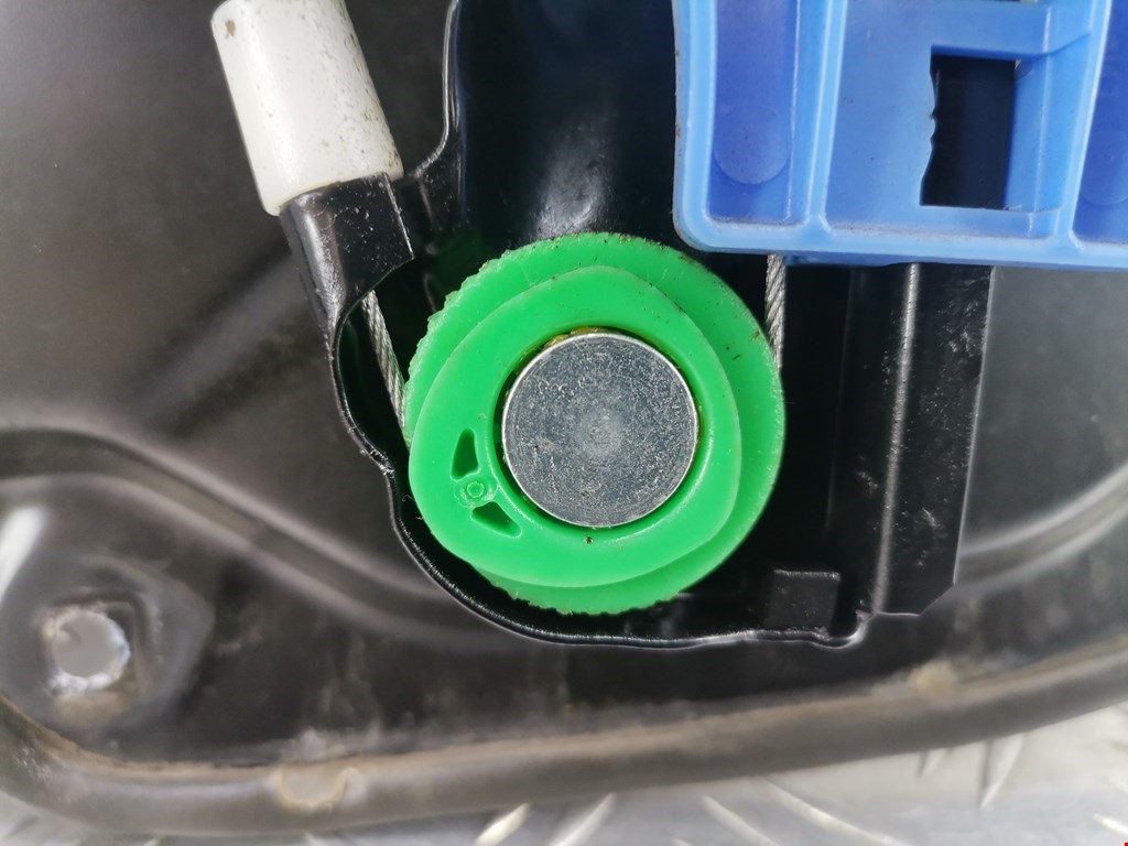 Стеклоподъемник задний левый VOLKSWAGEN Passat B6 2005-2011