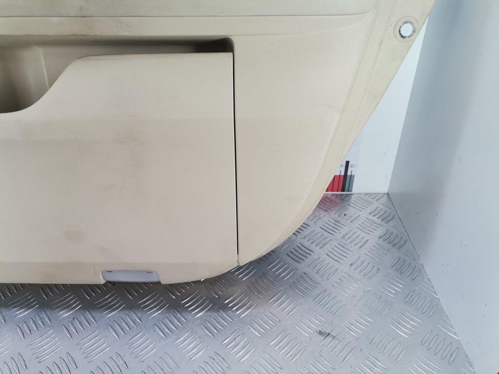 Обшивка двери передняя правая LEXUS RX 350\450H 2009-2015