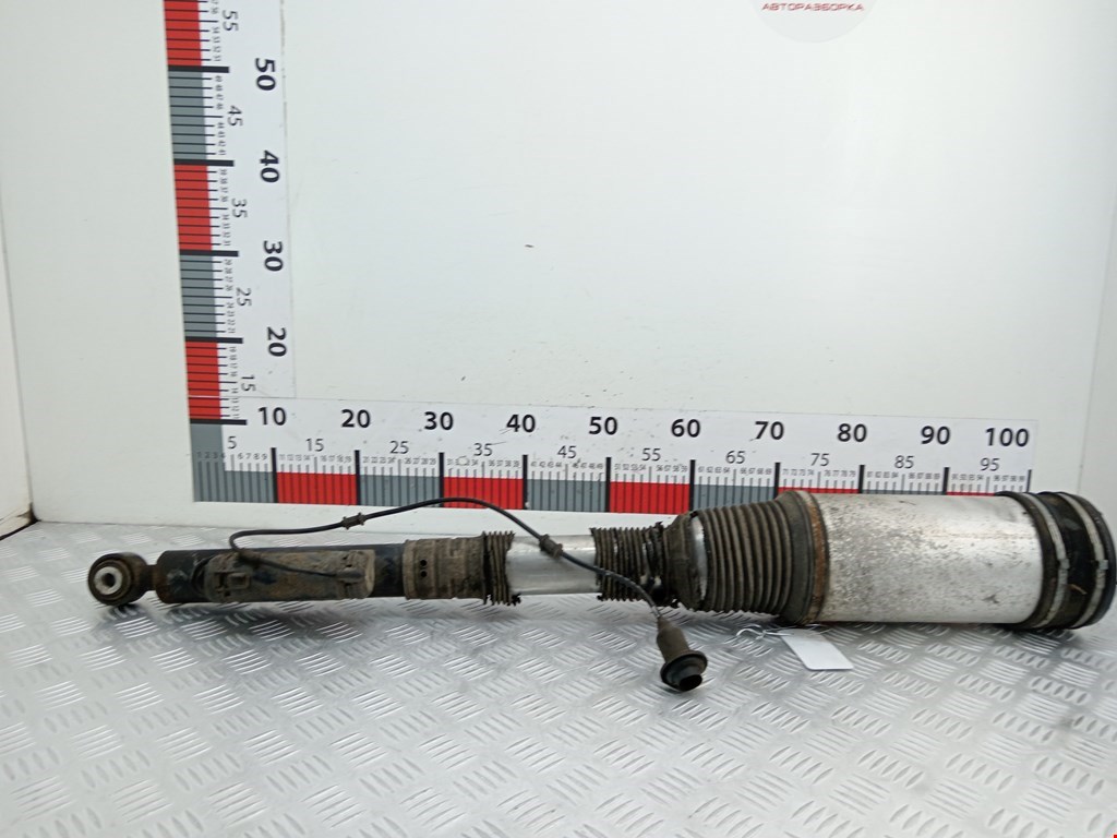 Стойка амортизатора заднего правого Mercedes S-Class (W220) (1998-2005)