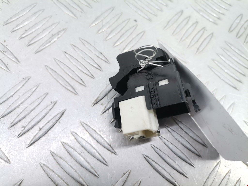 Кнопка стеклоподъемника TOYOTA Prius II XW20 2003-2012