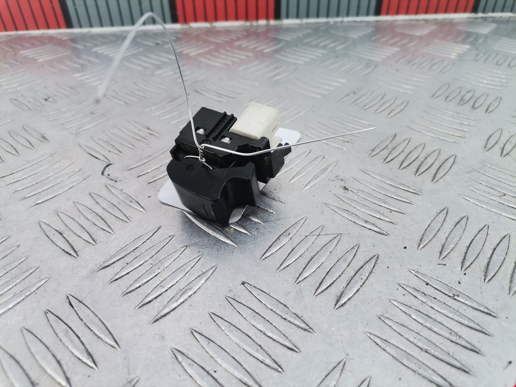 Кнопка стеклоподъемника TOYOTA Prius II XW20 2003-2012
