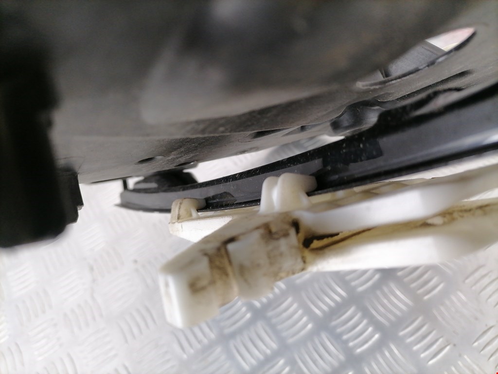 Стеклоподъемник задний правый VOLKSWAGEN Golf VI 2009-2012