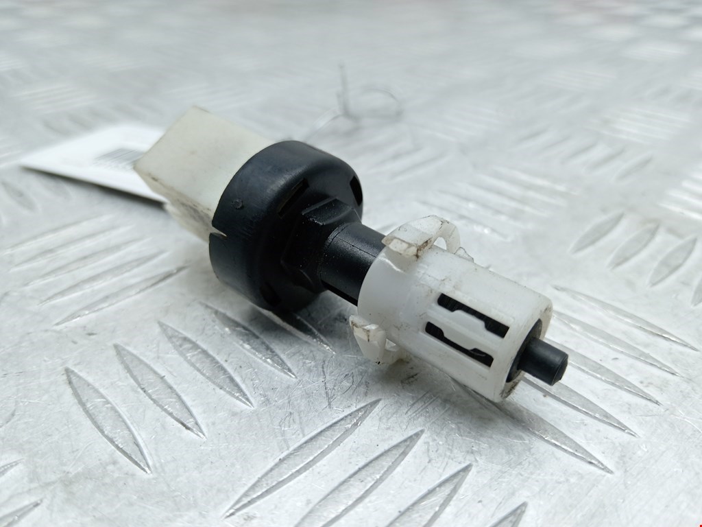 Датчик положения педали тормоза (Выключатель стоп-сигналов) Iveco Daily 3 (1999-2006)