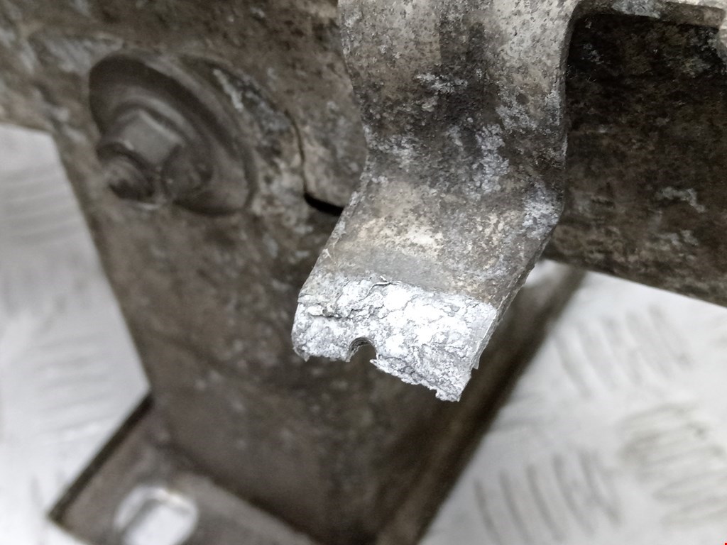 Усилитель переднего бампера (передний) BMW 7er 7 серия E65/E66 2001-2008