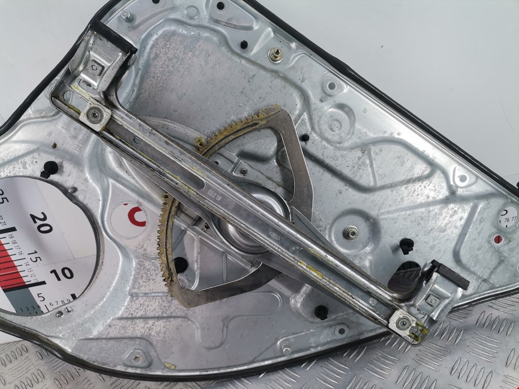 Стеклоподъемник задний левый FORD Focus II 2005-2011
