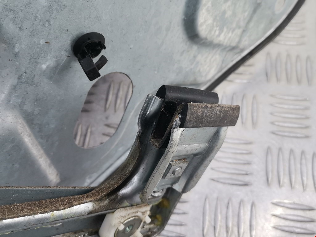 Стеклоподъемник задний левый FORD Focus II 2005-2011