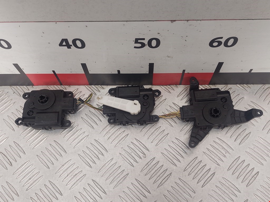 Моторчик заслонки печки CHEVROLET Malibu 2015-н.в.