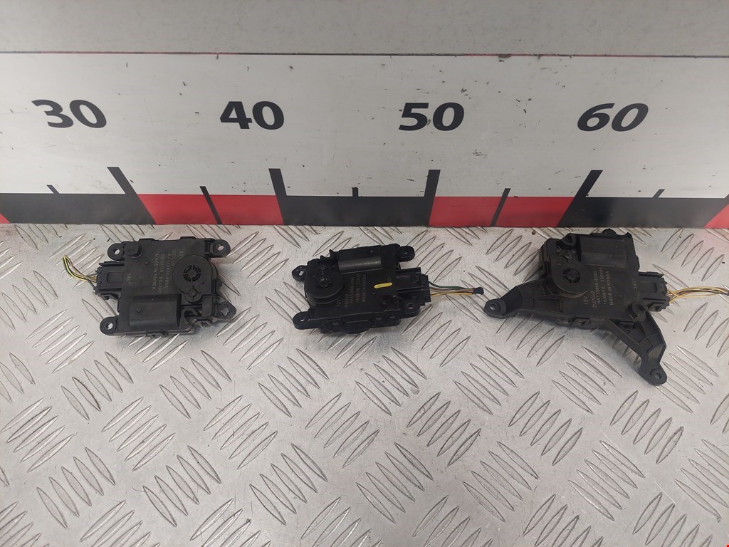 Моторчик заслонки печки CHEVROLET Malibu 2015-н.в.