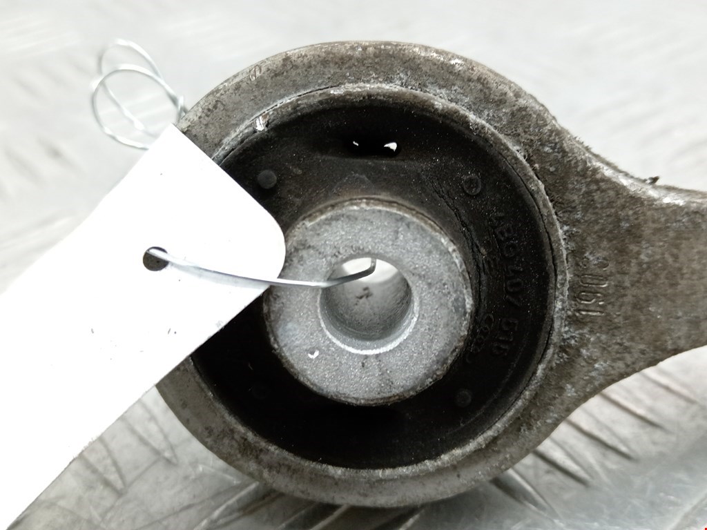 Рычаг передний правый VOLKSWAGEN Passat B5 1997-2005