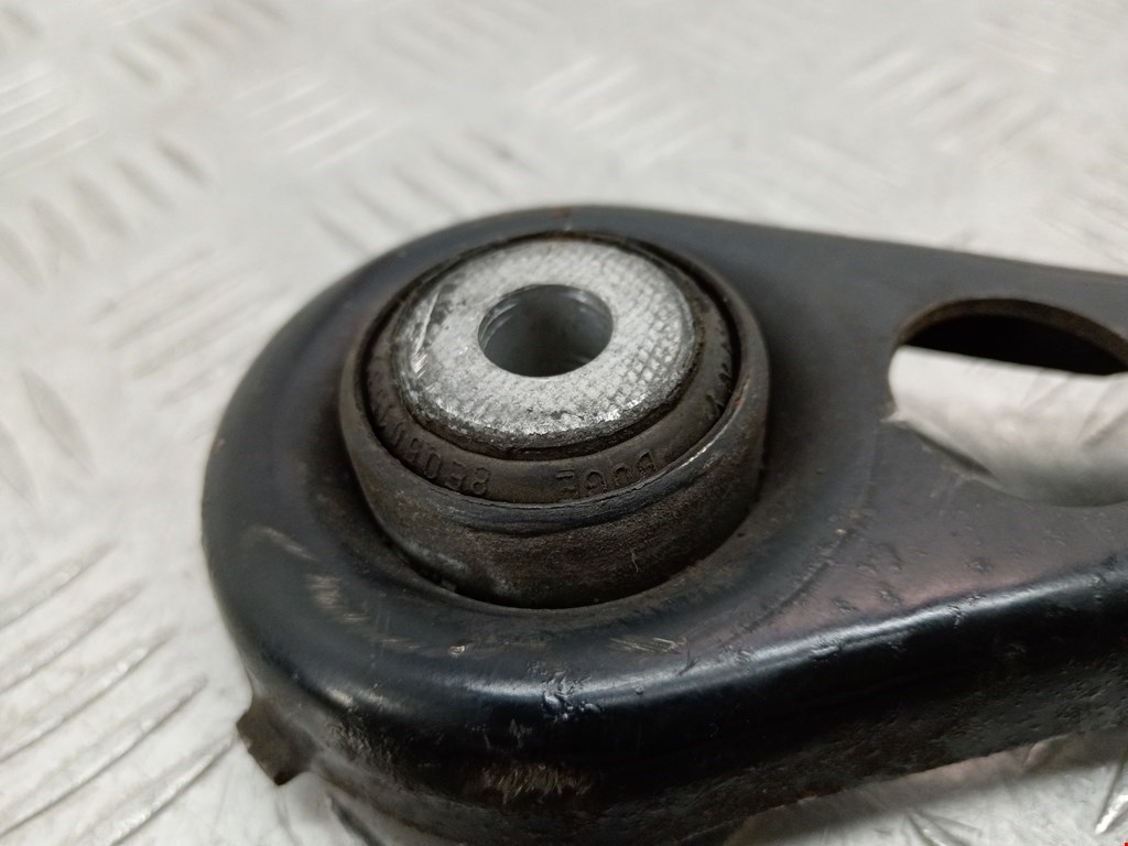 Рычаг задний правый AUDI A6 C6 2004-2010