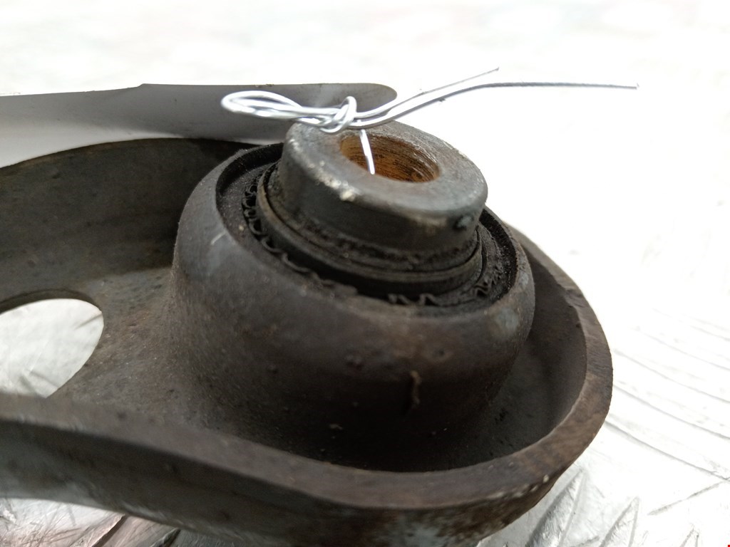 Рычаг задний правый AUDI A6 C6 2004-2010