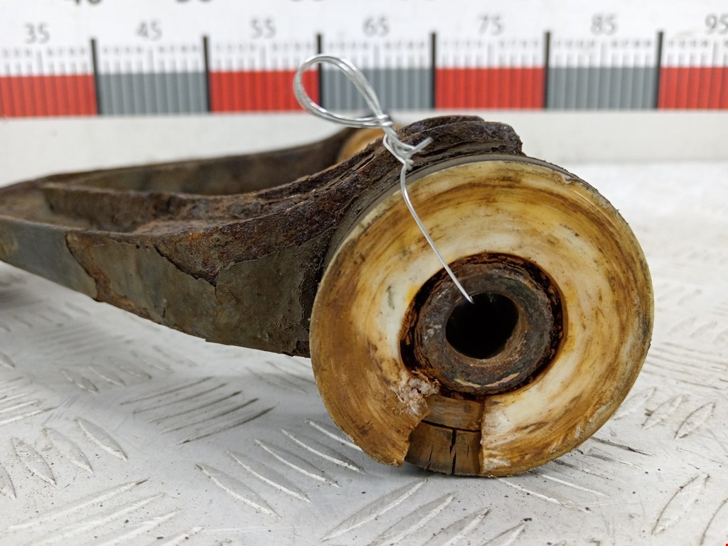 Рычаг передний правый IVECO Daily III 1999-2006