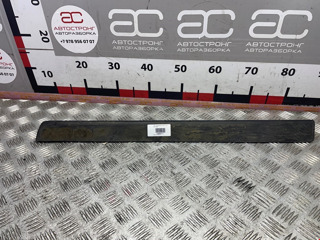 Накладка (молдинг) двери задней правой Mazda CX-7 (ER) (2006-2012)