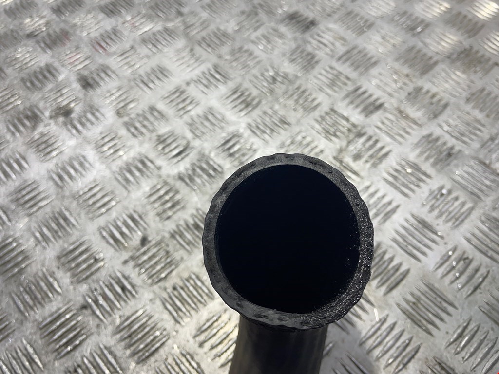 Патрубок интеркулера VOLKSWAGEN Passat B6 2005-2011