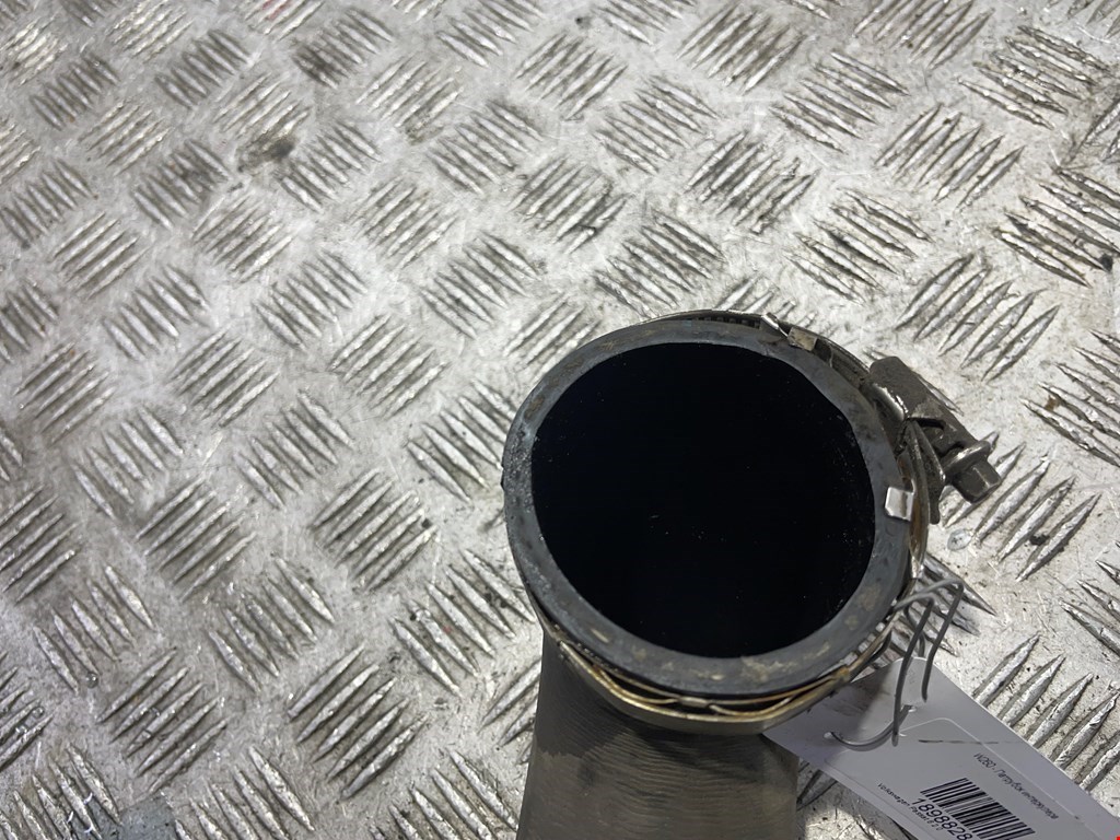 Патрубок интеркулера VOLKSWAGEN Passat B6 2005-2011