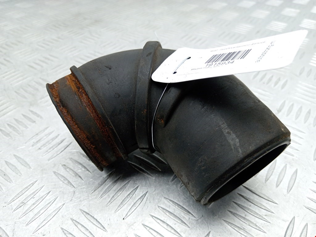 Патрубок воздушного фильтра MITSUBISHI Pajero Sport 1998-2008