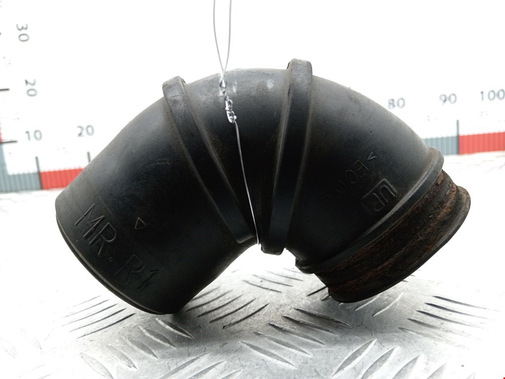 Патрубок воздушного фильтра MITSUBISHI Pajero Sport 1998-2008