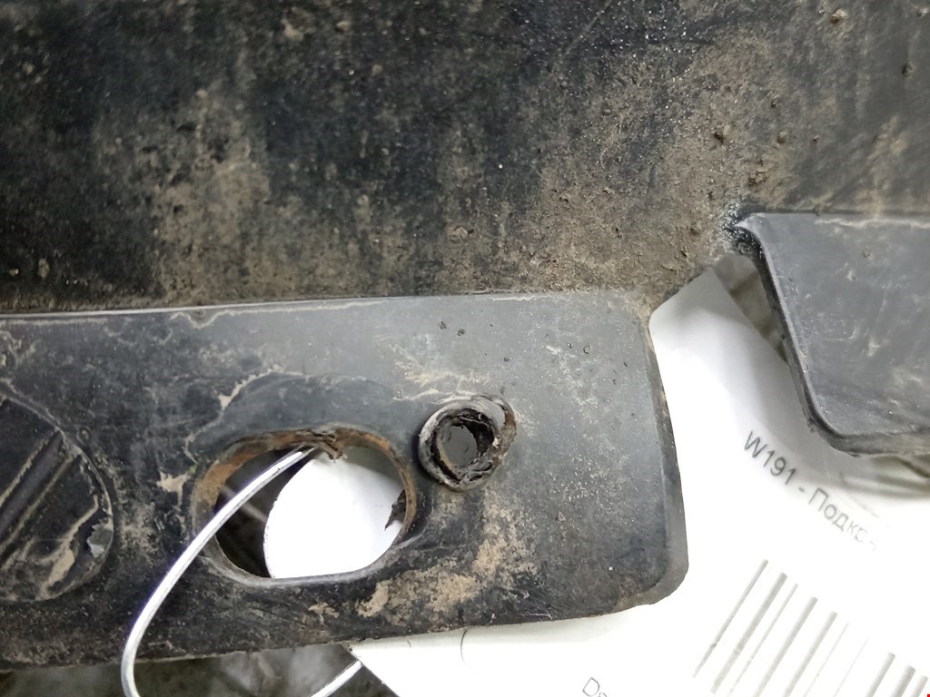 Локер (подкрылок) задний правый DACIA Duster Duster I 2010-2017