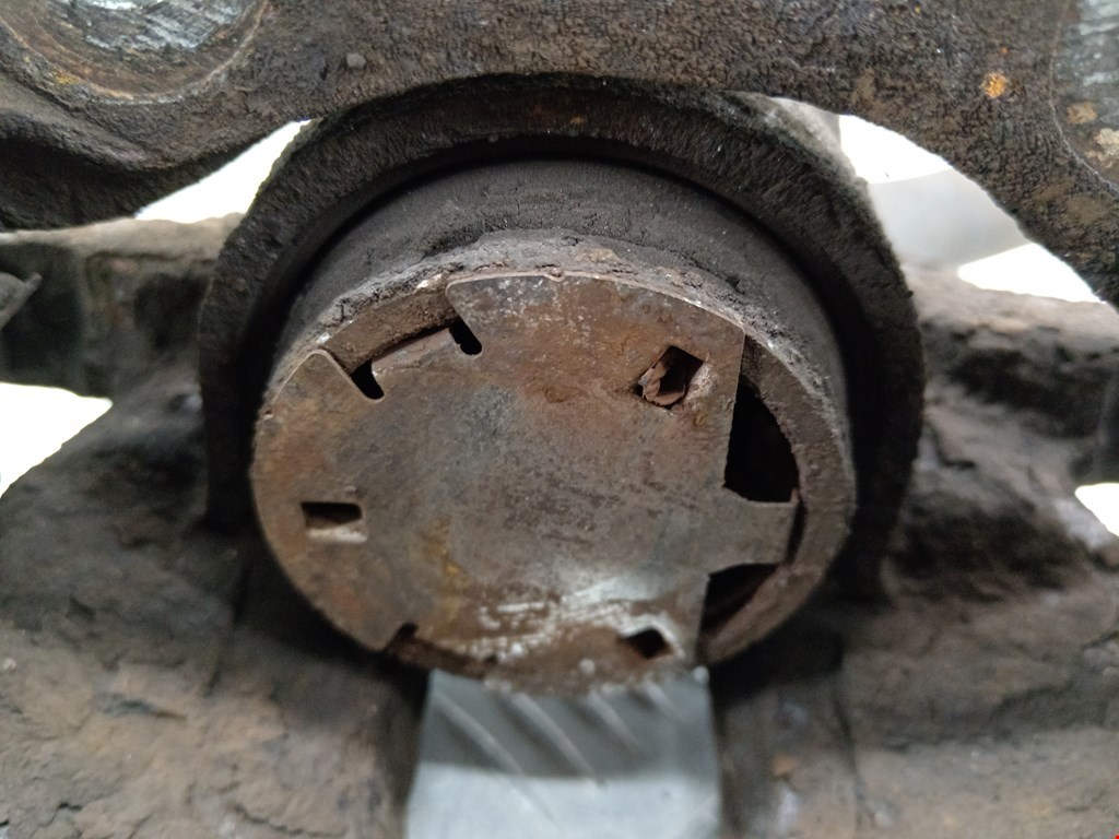 Суппорт передний правый PEUGEOT 308 2007-2015