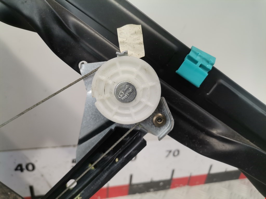 Стеклоподъемник задний левый AUDI A4 B5 1995-2001