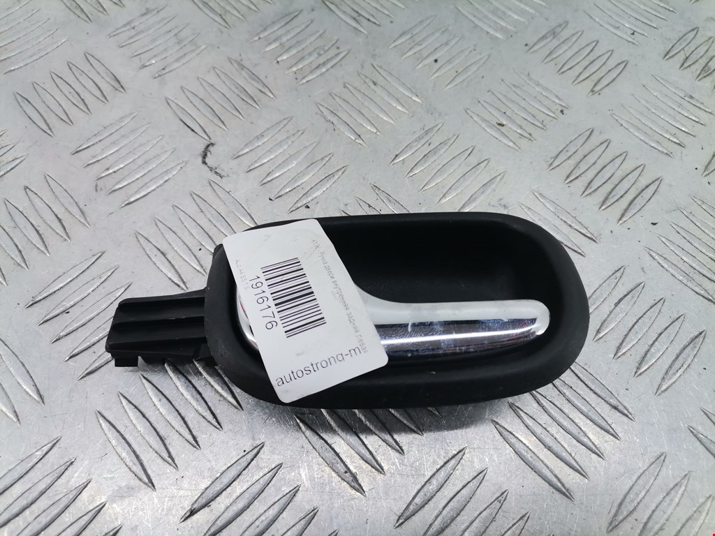 Ручка дверная задняя внутренняя левая AUDI A4 B5 1995-2001