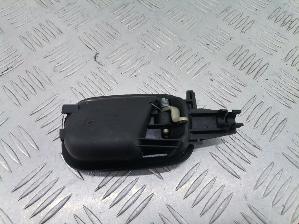 Ручка дверная задняя внутренняя левая AUDI A4 B5 1995-2001