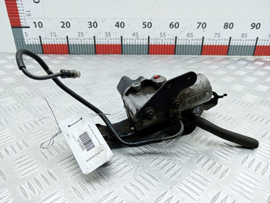 Цилиндр тормозной главный TOYOTA Prius II XW20 2003-2012