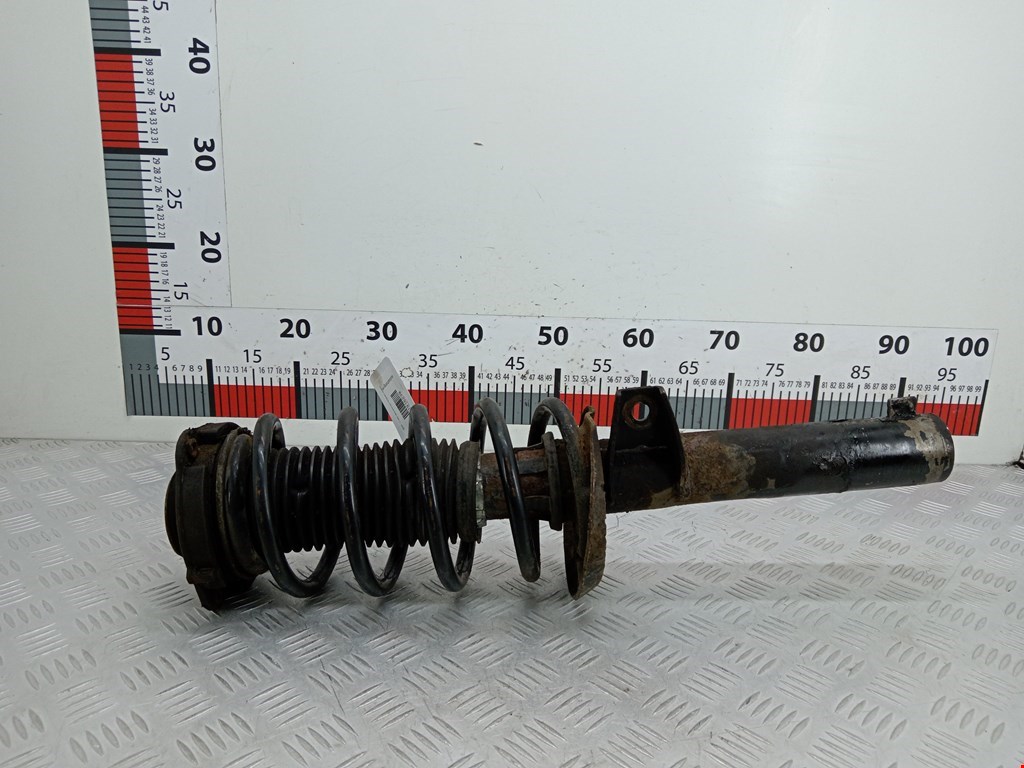 Амортизатор передний правый VOLKSWAGEN Passat B6 2005-2011